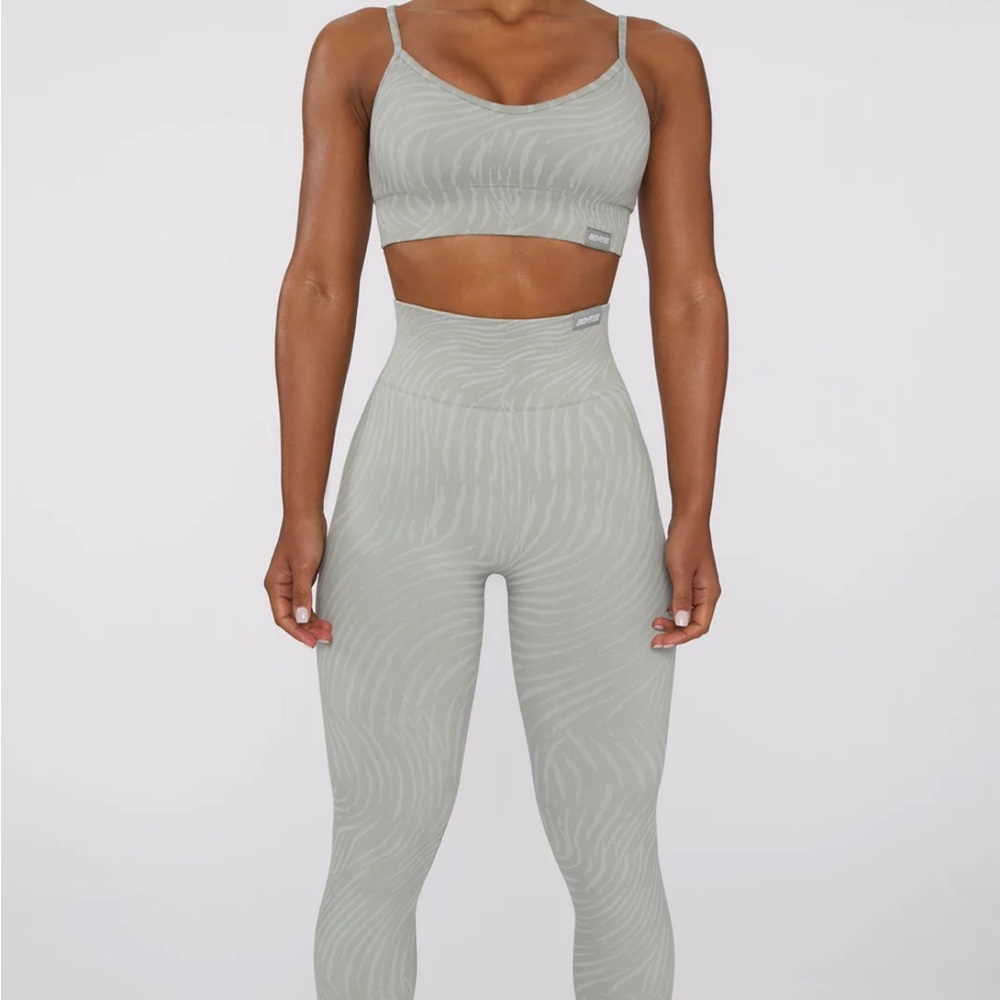 Size small Bo+Tee set
